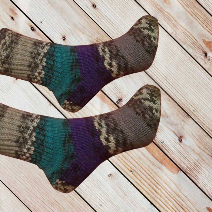 Най-топлите ръчно плетени вълнени чорапи, уютен подарък за любими хора