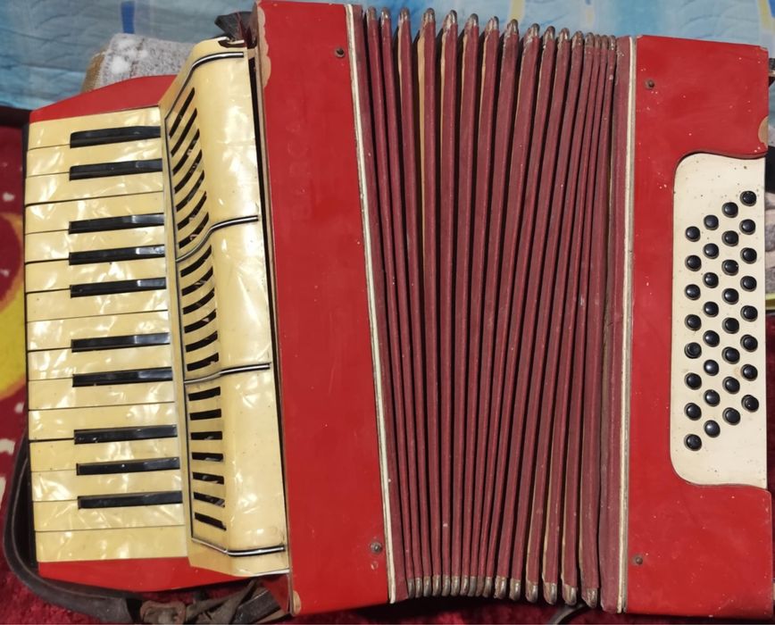 Акордеон BACARO 32 баса