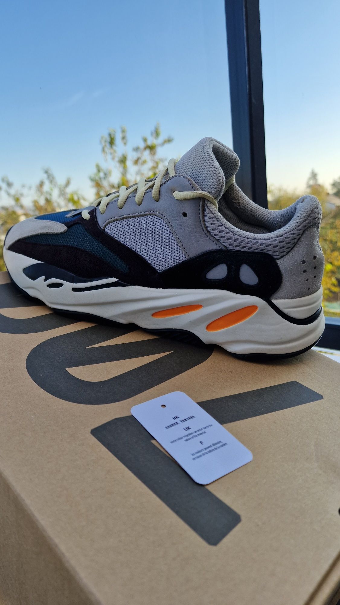 Yeezy Boost 700 Wave Runner 42 2/3 - 9 US 2018