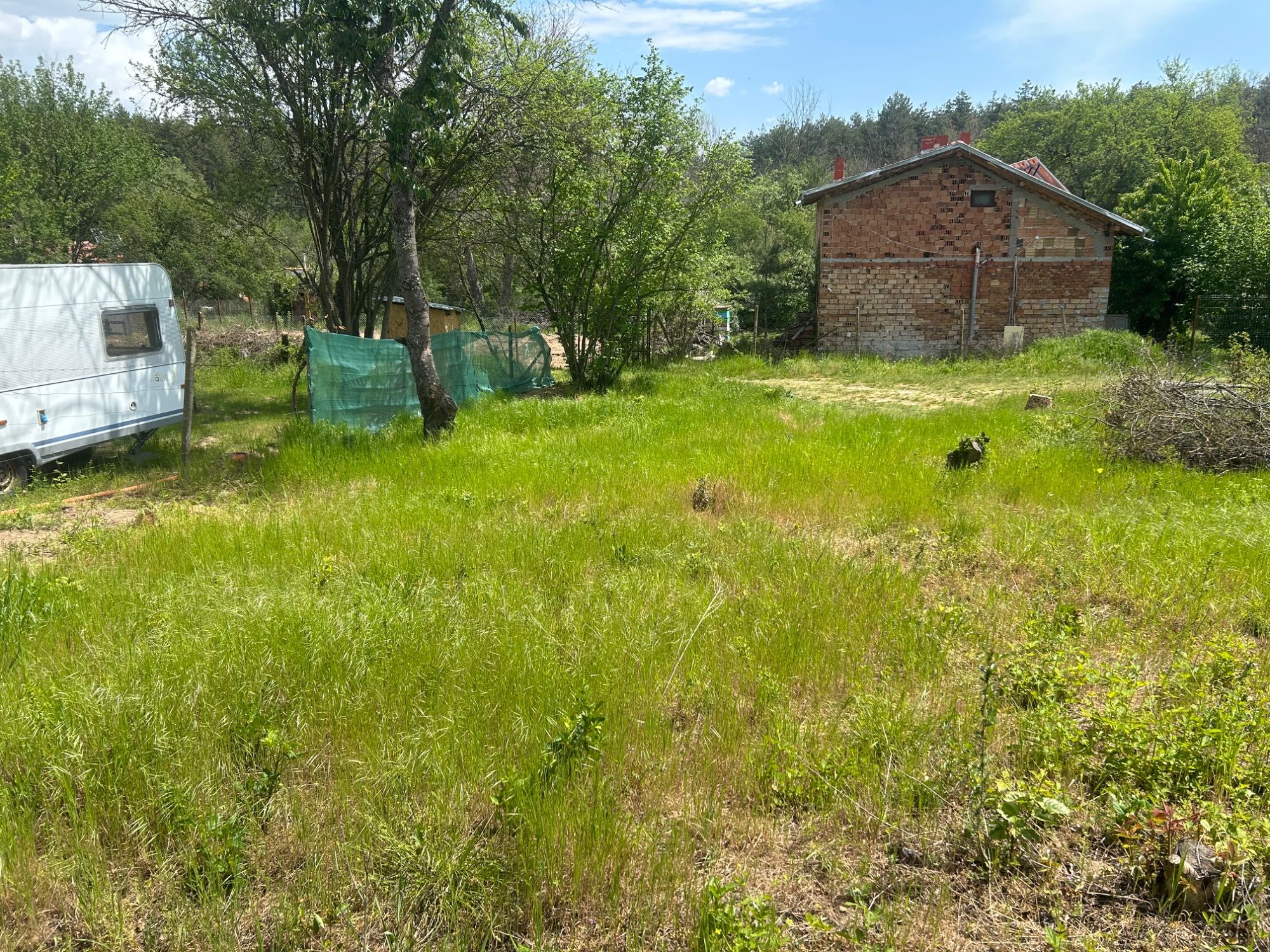 Дворно място на язовир Копринка