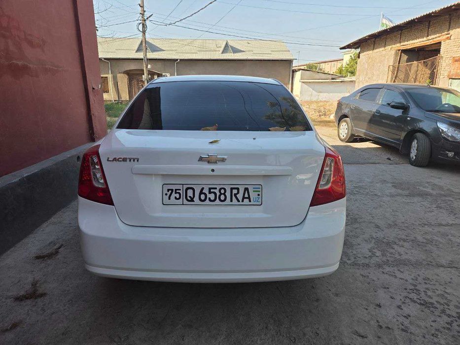 Срочно продаю автомашину