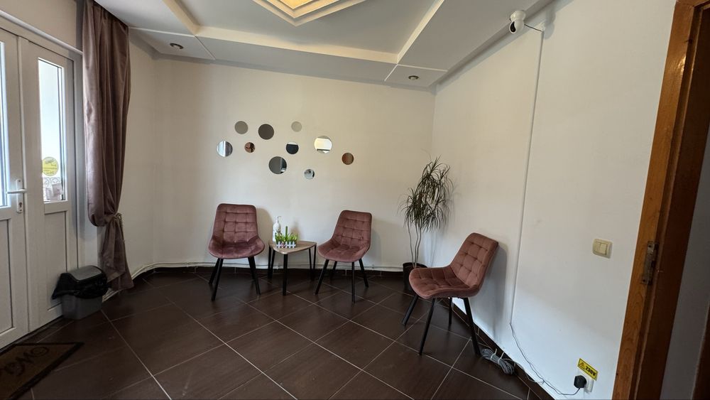 Inchiriez spatiu pentru coafor