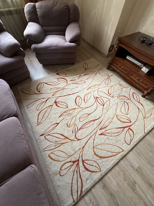 Ковер напольный светло-кремовый с рисунком