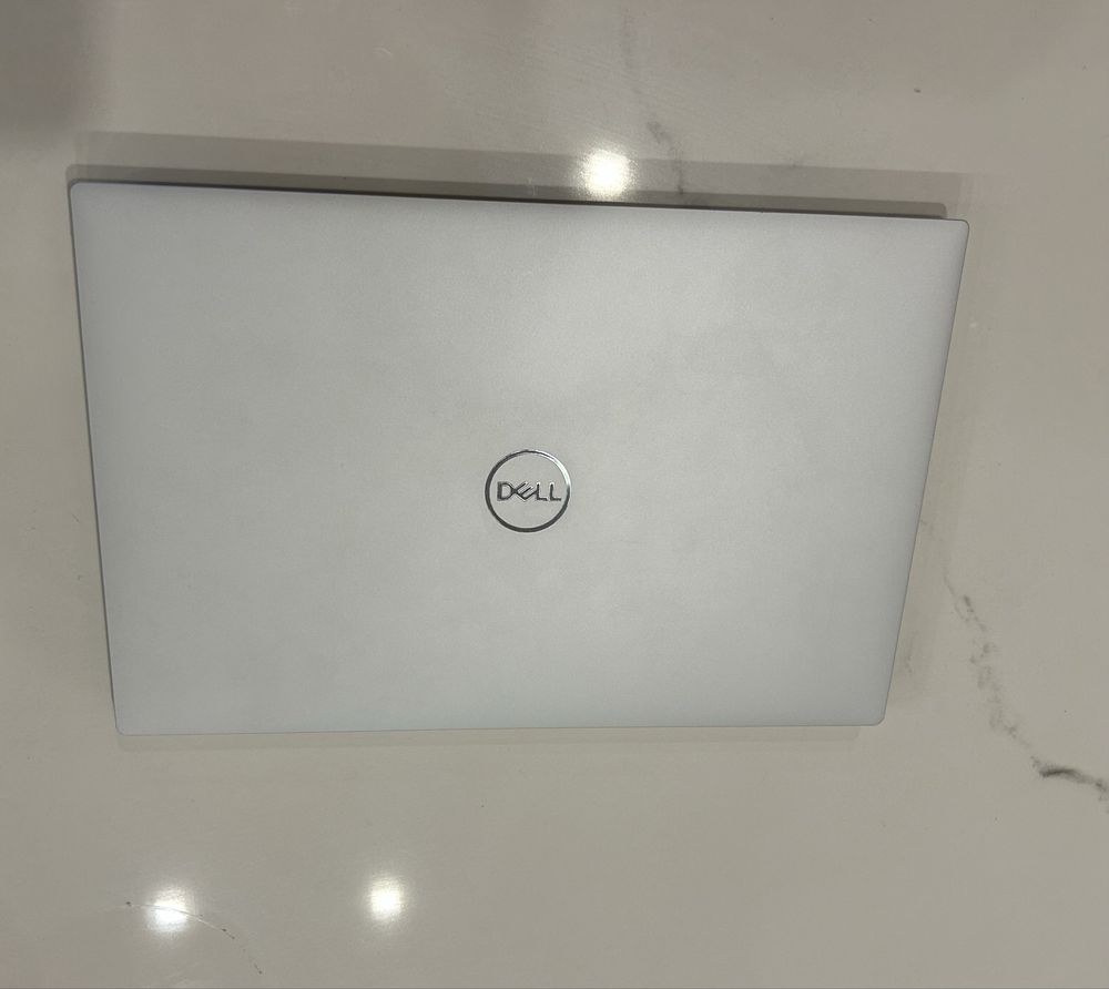 Лаптоп Dell XPS 15 9510
