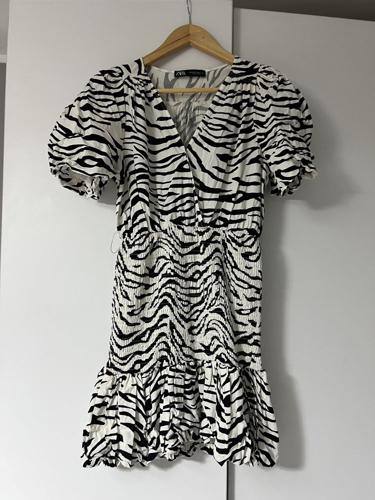 Rochie scurta de ocazie