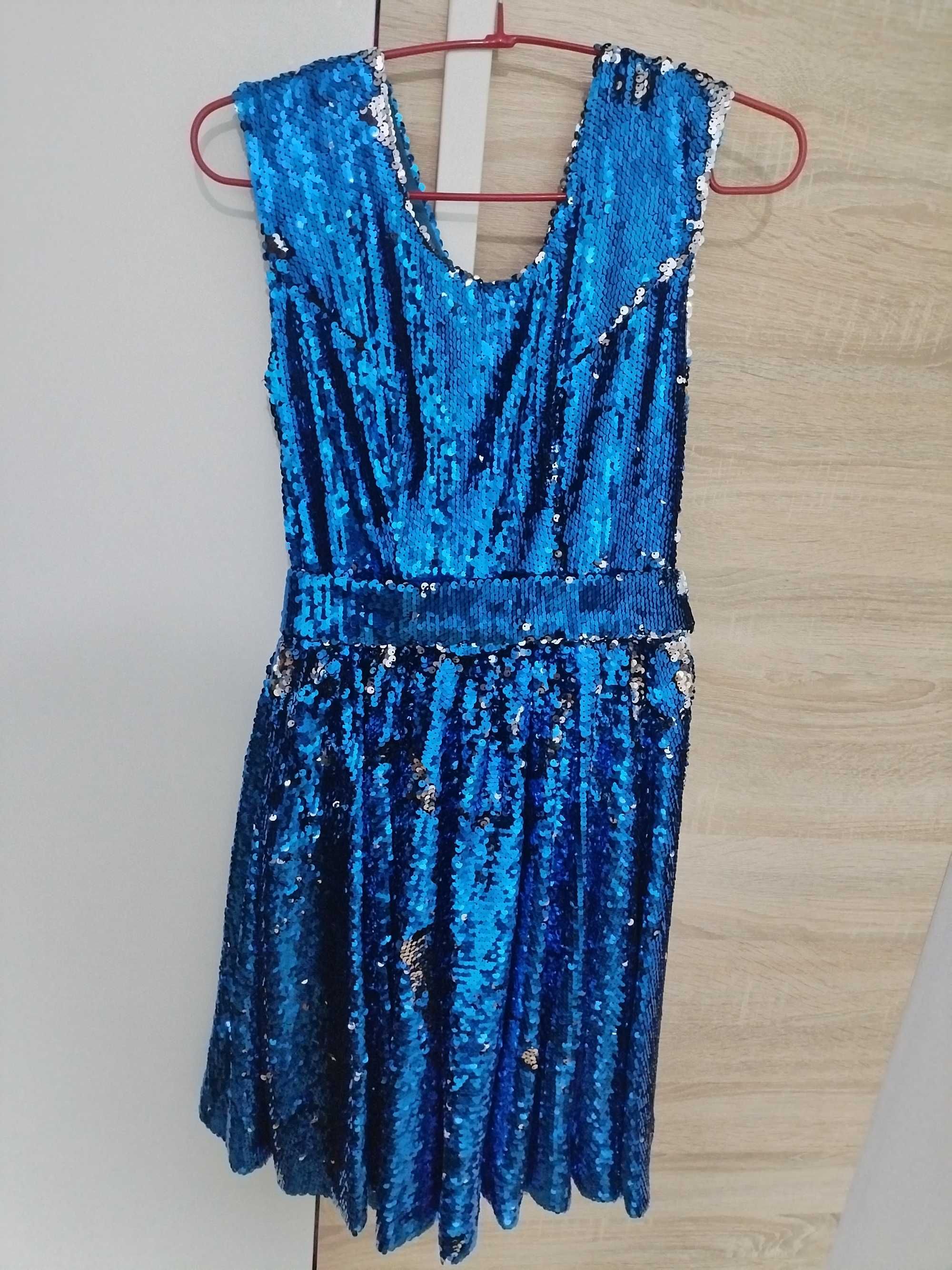 Rochie paiete albastra
