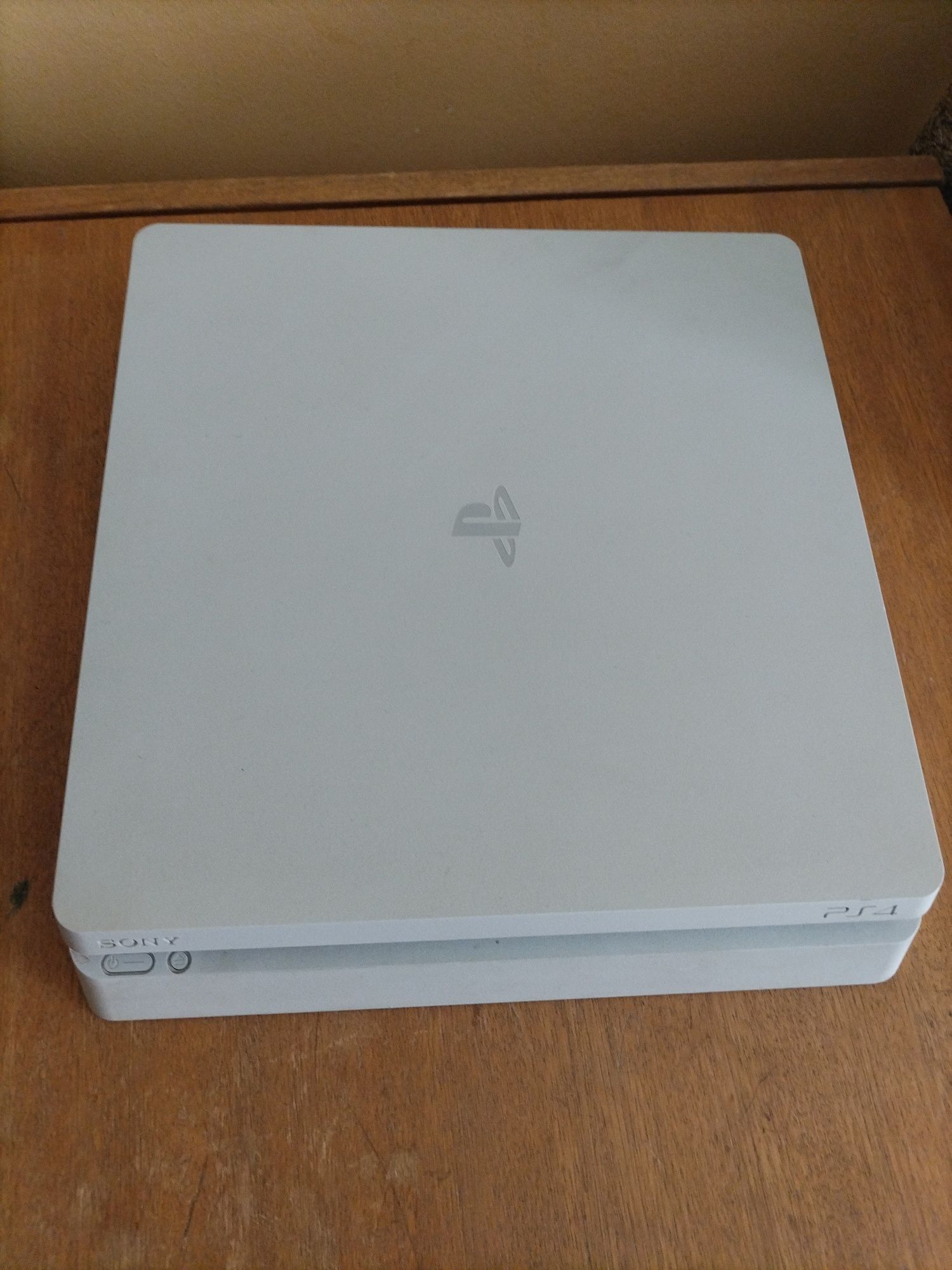 PS4 Slim 512 GB (в отлично състояние)