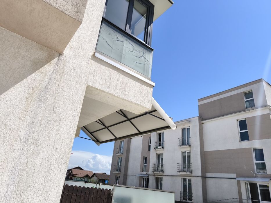 Marchiza, copertina prelata, acoperiș ușa