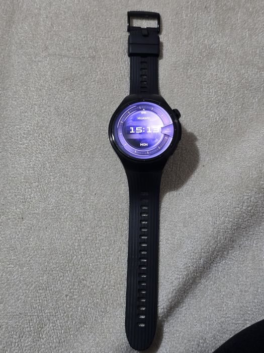 Huawei watch 5 Samsung watch 6