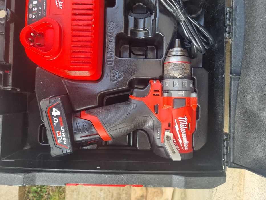 Set filetanta + impact pt biti m12 , 2 baterii,cutie incarcator