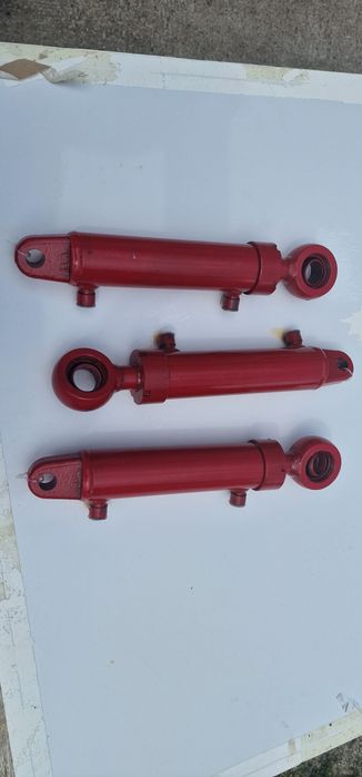 Cilindru hidraulic plug reversibil preț 450 lei bucata se poate trimit
