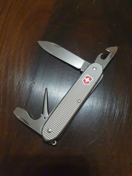 Викторинокс Victorinox Swiss Made Швейцарско Ножче