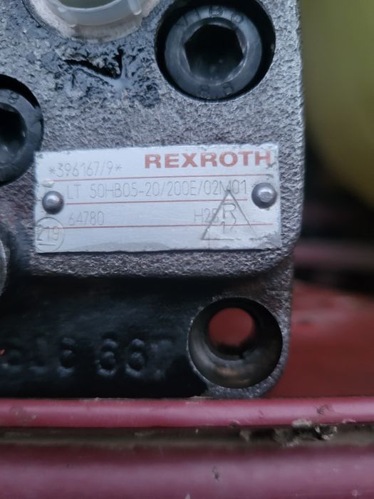 Distribuitor monobloc case internațional