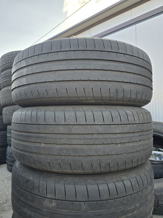 4 Броя 235/55/19 Goodyear 2x5,3mm 2x5mm 23dot