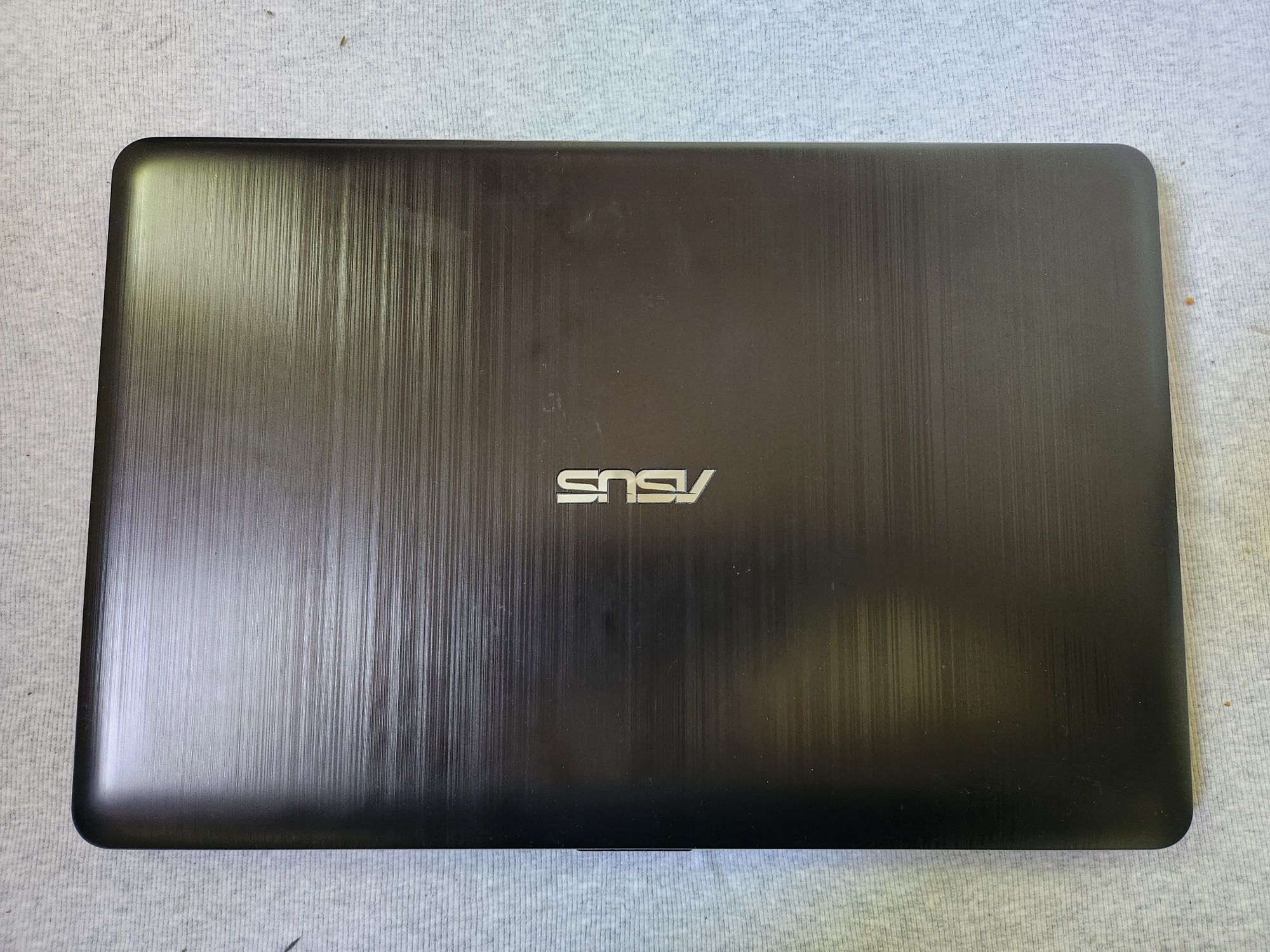 Asus VivoBook Home pc