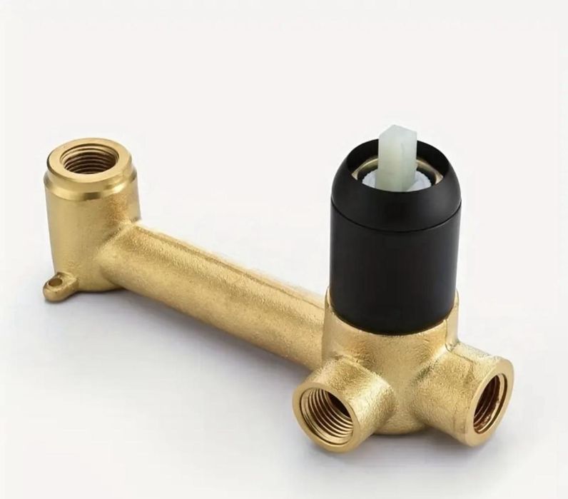 Baterie lavoar aurie și neagra