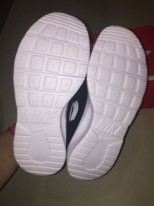 Incaltaminte sport Nike, nou, mar. 35,5 - REDUCERE de la 250 lei