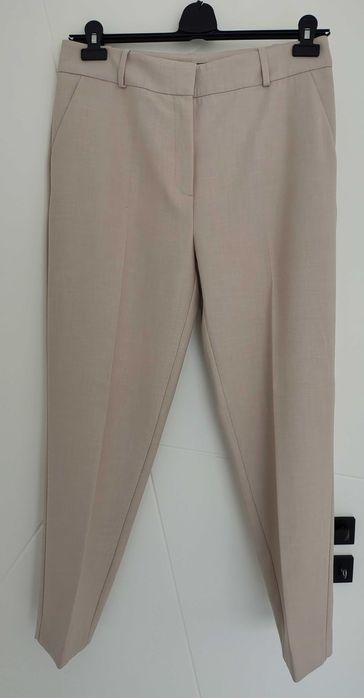 Нов бежов панталон на Hallhuber