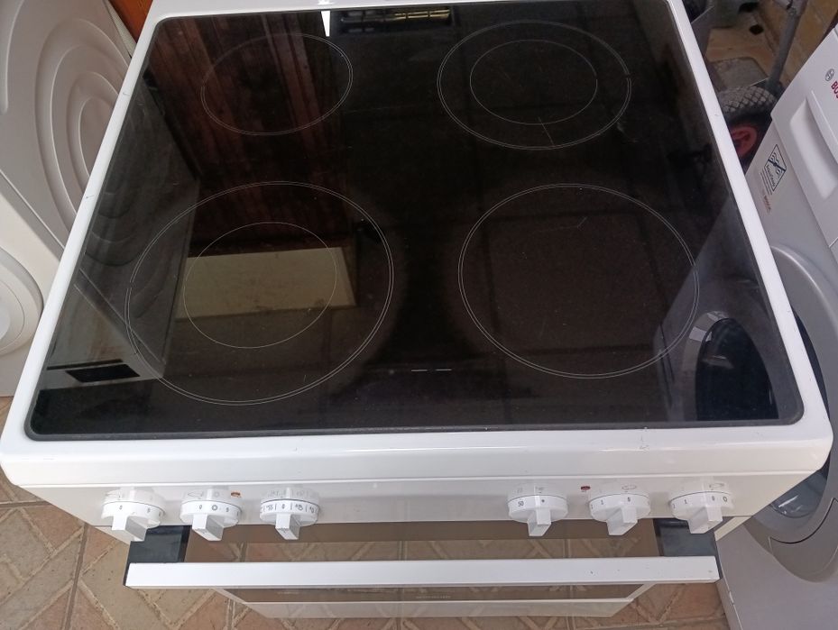 Свободно стояща печка с керамичен плот Gorenje 2 години гаранция!