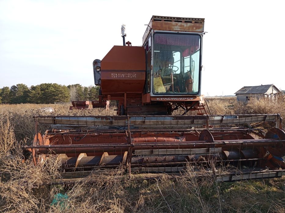 Прдам комбайн Енисей 1200.  Хорошем состоянии