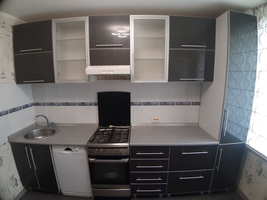 Кухонная мебель с бытовой техникой