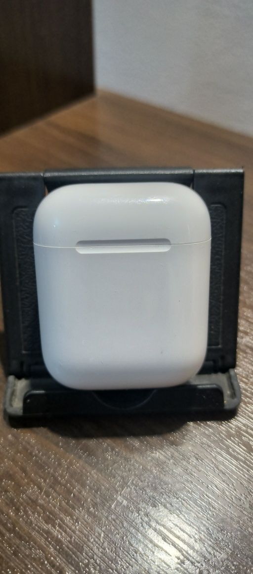 Продам кейс для наушников AirPods