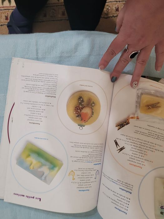 Vând carte DIY Săpunuri fantezie