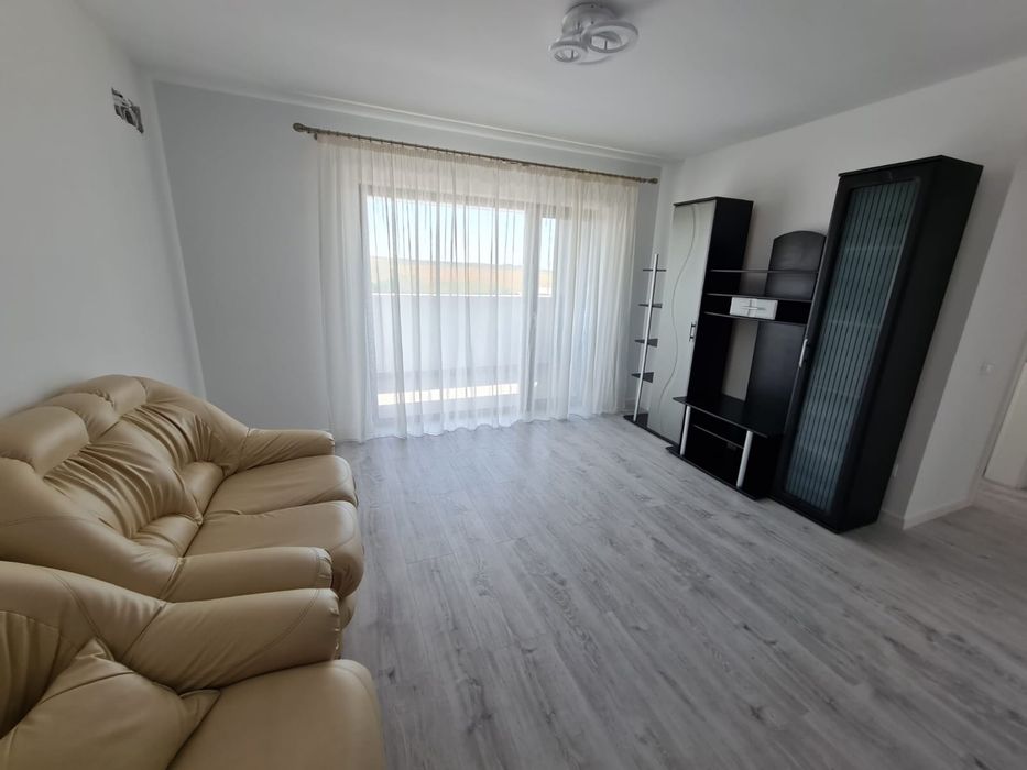Inchiriez apartament 4 camere - Avanera