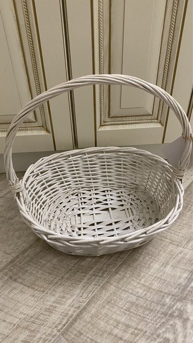 Продам корзины соломеные  в хорошем состоянии