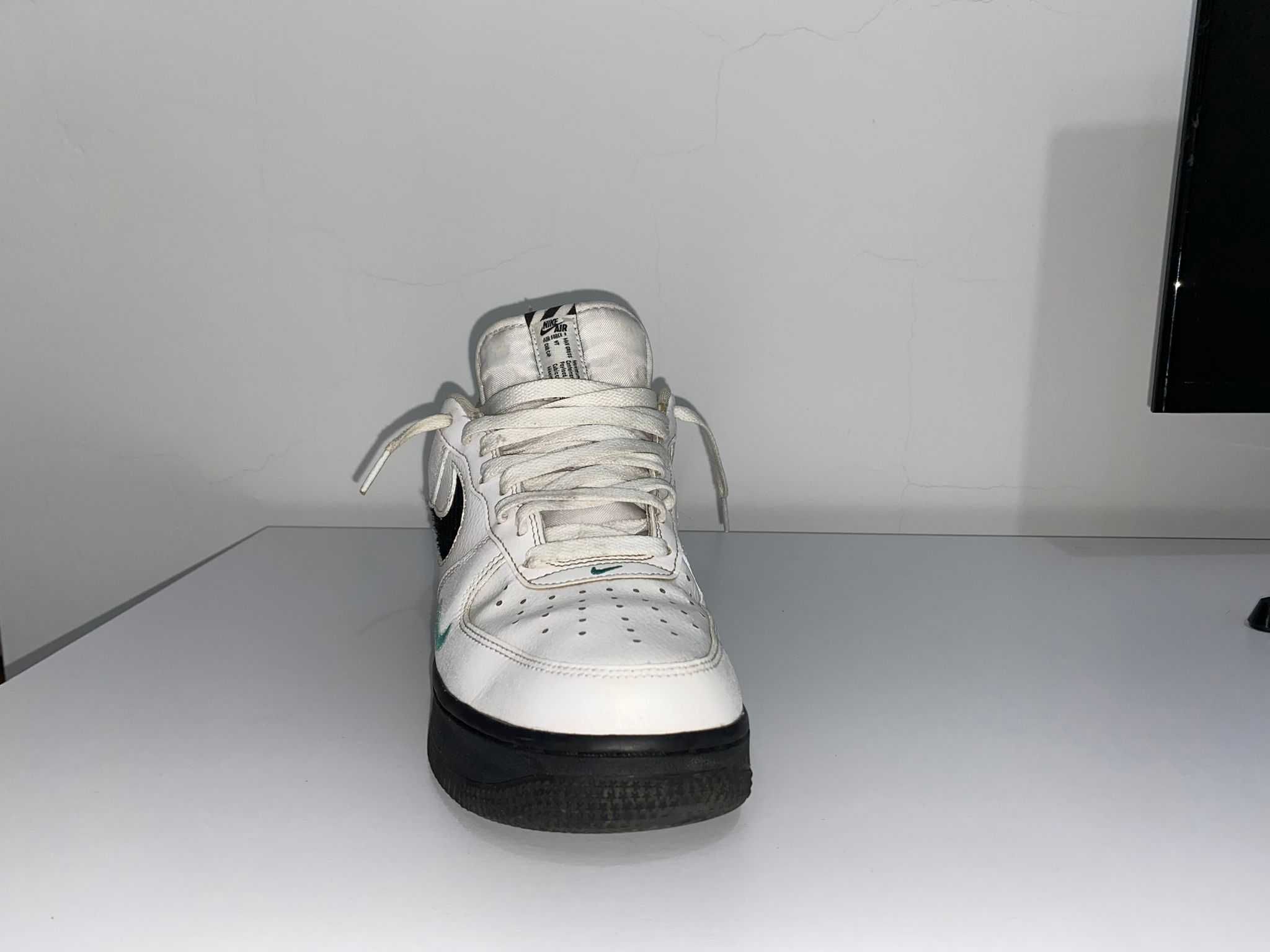 Adidasi Pantofi Sport Nike Air Force 1 '07 LV8 Carbon Fiber