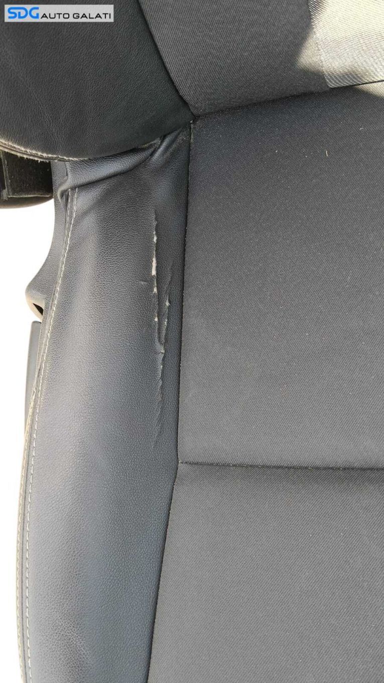 Interior Semipiele Semi Piele Alcantara Scaun Scaune Fata Stanga Dreapta si Bancheta cu Spatar Renault Megane 3 Hatchback 2008 - 2015 [M8292]