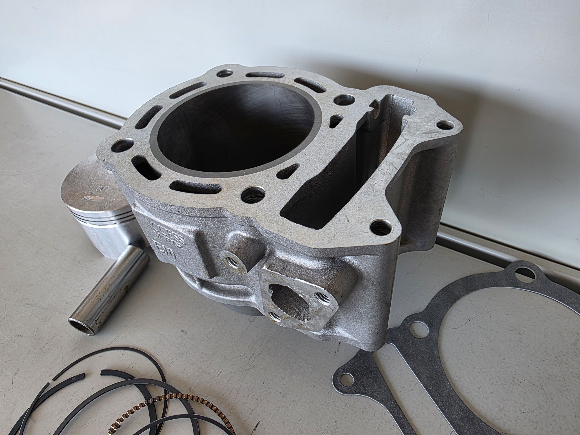 Бутало Цилиндър Гарнитури за ACCESS TRITON Tomahawk 250