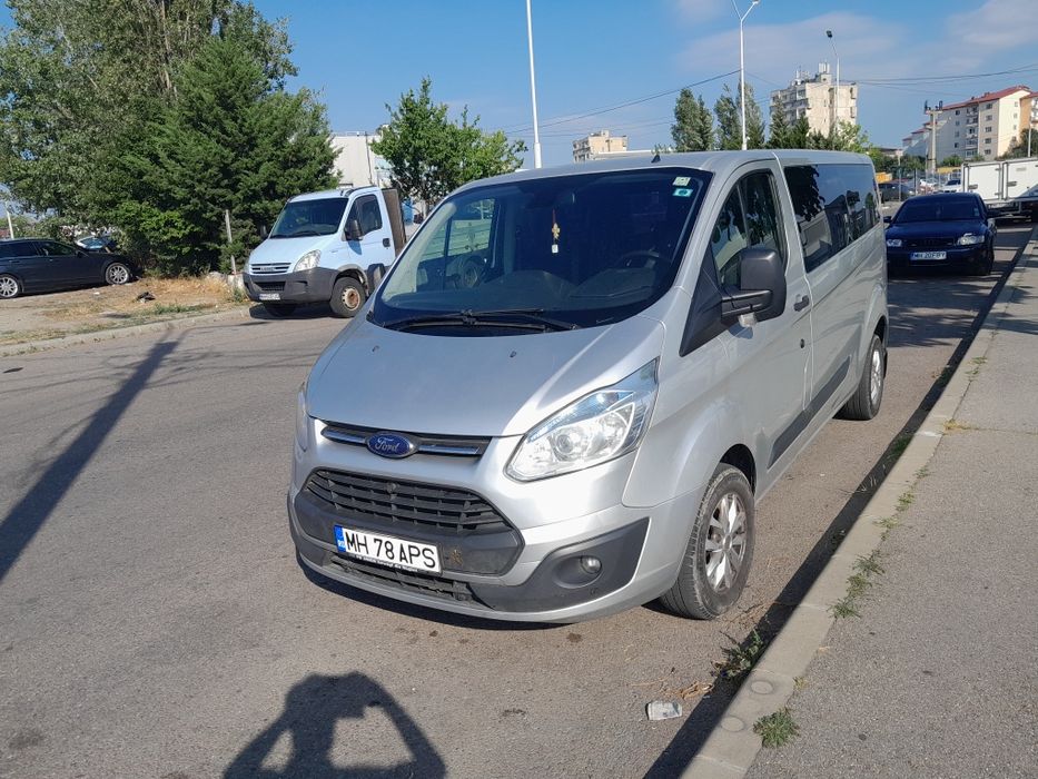 Vând ford tranzit custome lung 9 locuri,motor 2,2 model cu portbagaj l