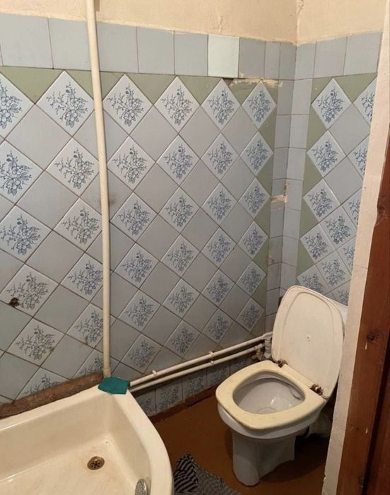 1 хонали студентларга Срочно.