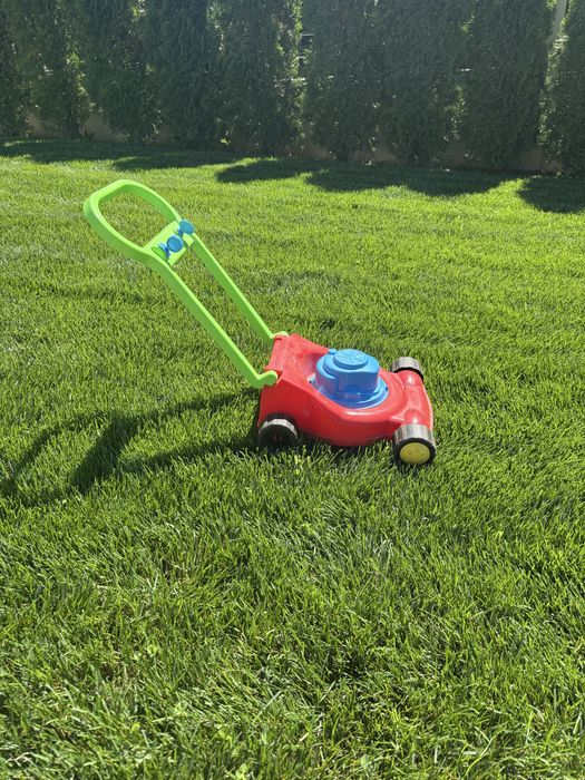Masini de tuns iarba de jucarie