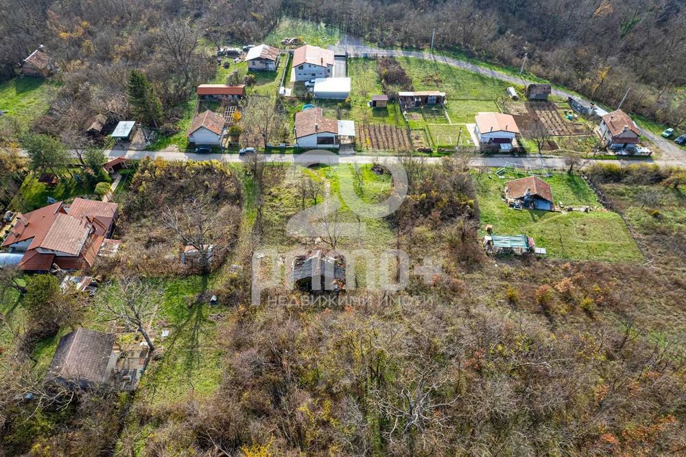 Продава се Парцел в с. Малки чифлик, Област Велико Търново - 600 кв.м за 41 €/кв.м - Снимка #4