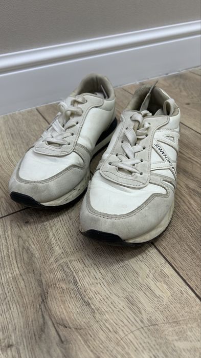 кроссовки 35-36 размер 1000тг