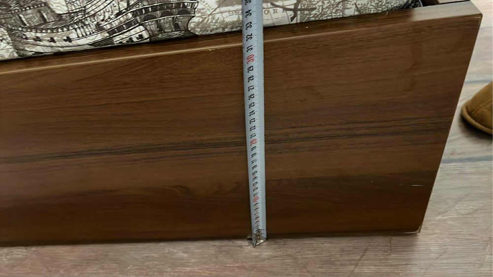 Спалня с матрак и шкафчета