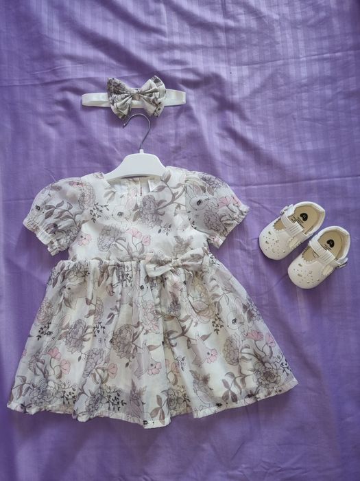 Официална бебешка рокля HM