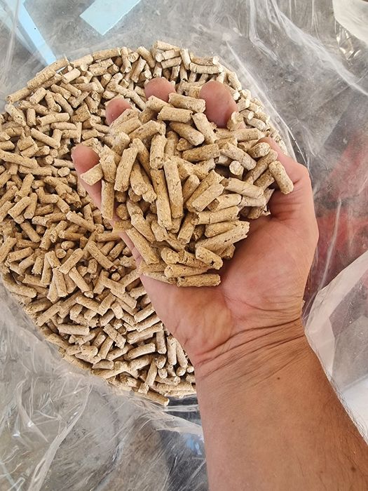 Presă Peleți + Mașină sigilat saci