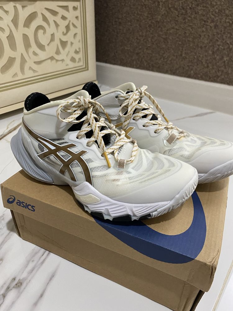 Asics metarise новые