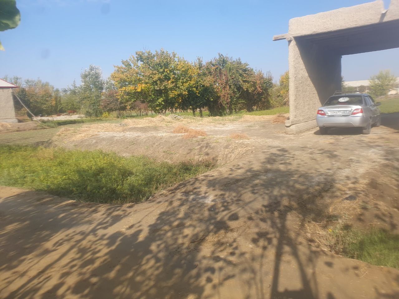 Qurilishi tugallanmagan 23 sotixli hovli yer maydoni bilan sotiladi