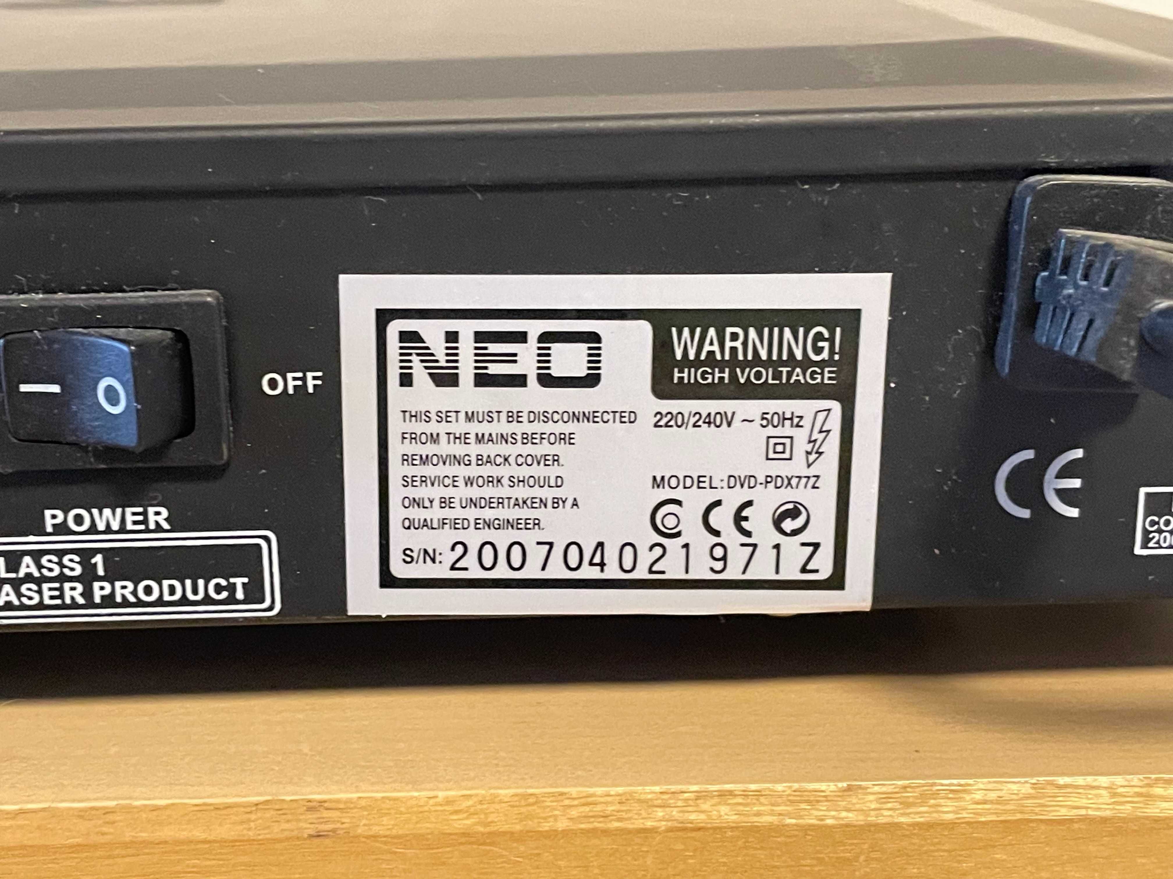 DVD плейър Neo + дискове