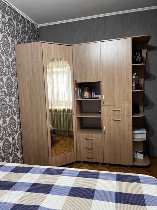 Продам спальный гарнитур