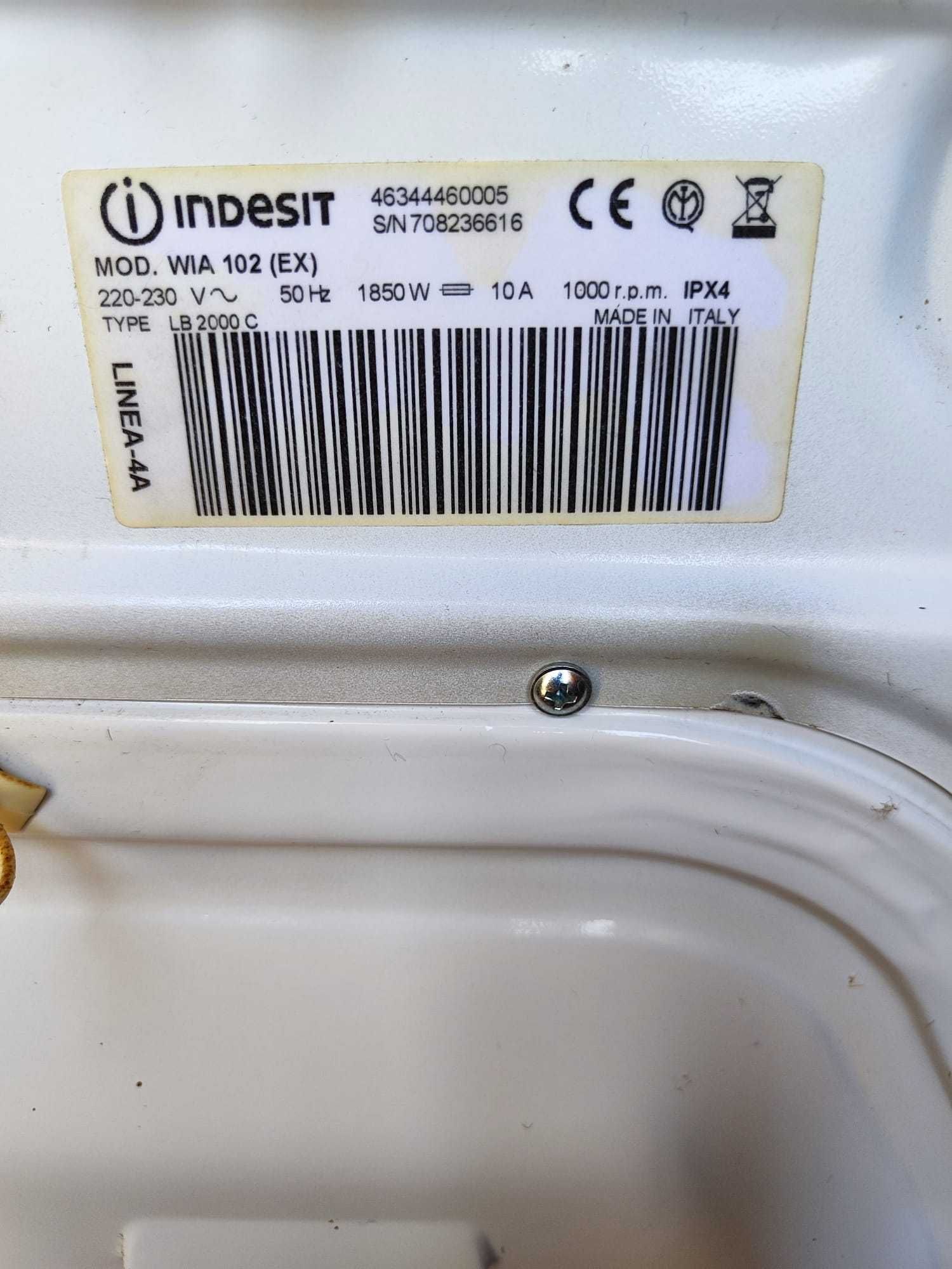 Продава се Пералня Indesit WIN 102