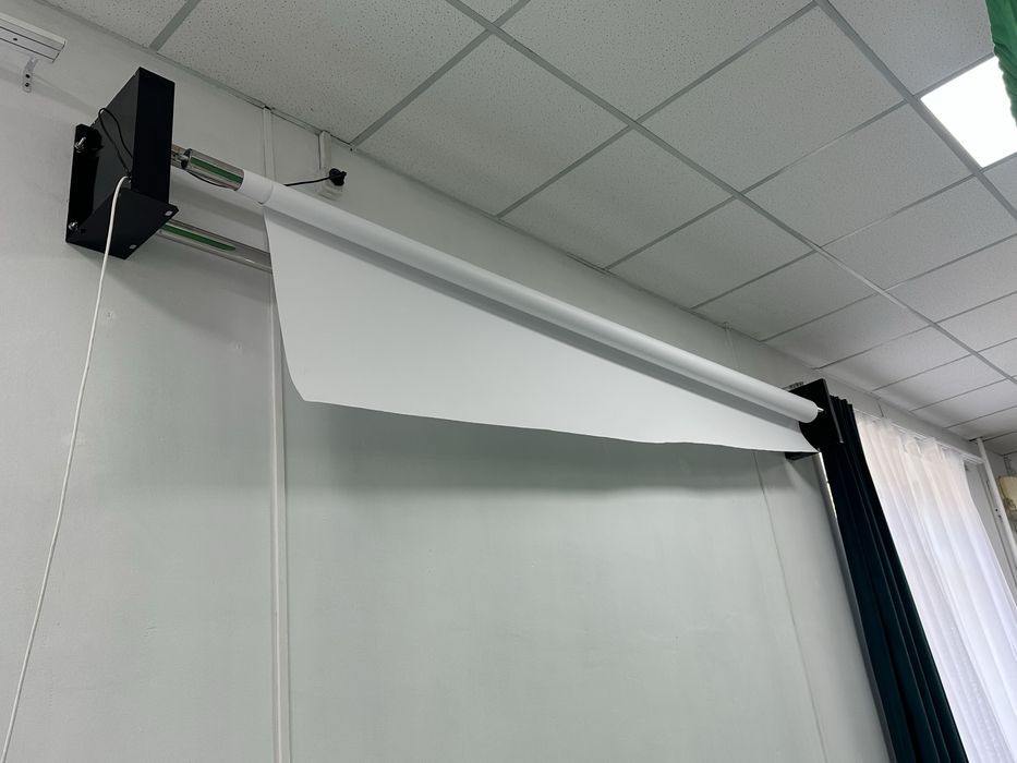 Продам автоматический подъемник фонов