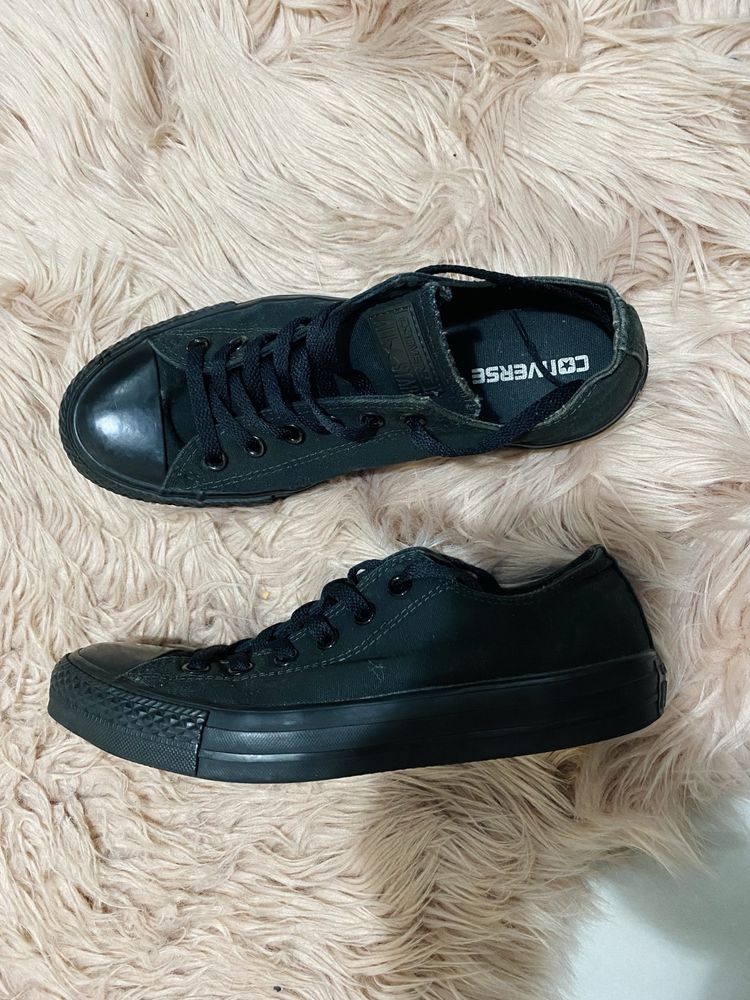 Converse low black