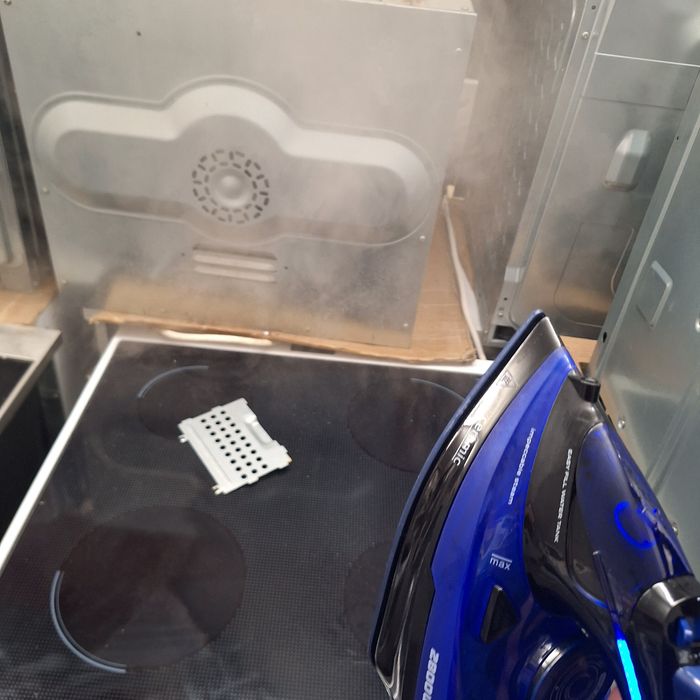 Парна ютия 2800 вата внос от Германия