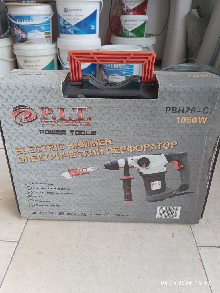 Перфоратор PIT 1050W новый почка
