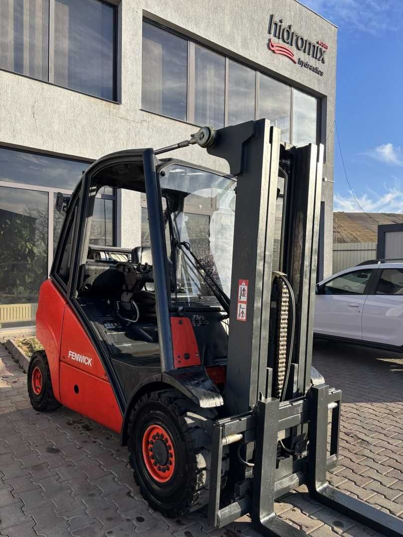 Stivuitor - Motostivuitor Linde H35T TRIPLEX An fabricatie 2004